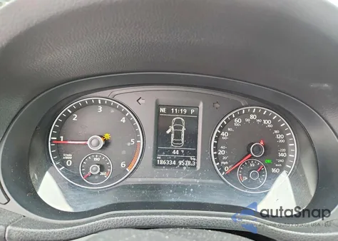 2013 Volkswagen Passat Se z USA, uszkodzony, nr VIN 1VWBN7A30DC005258